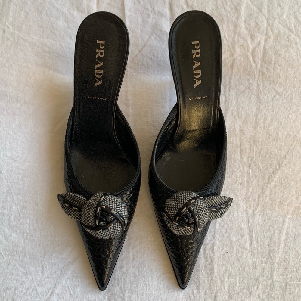 Vintage Prada Tweed Rosette Flower Pebbled Leather Pointy Toe Mules Kitten Heels